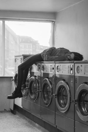 girl-g2e9896c73_640 how does laundry service work